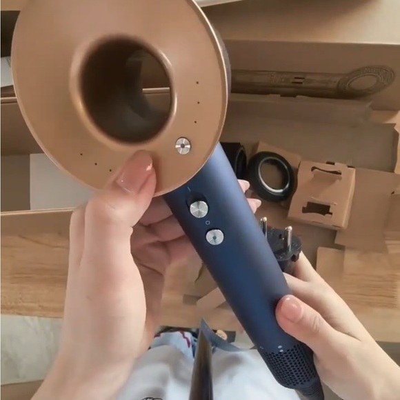 Dyson Supersonic Hair Dryer in Metallic Gray - Picture 2 of 11